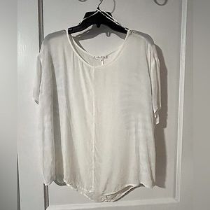 Women’s white + pale blue shortsleeved blouse, size L by Willow & Clay